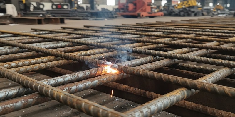 نمایی از مش فولادی جوشی