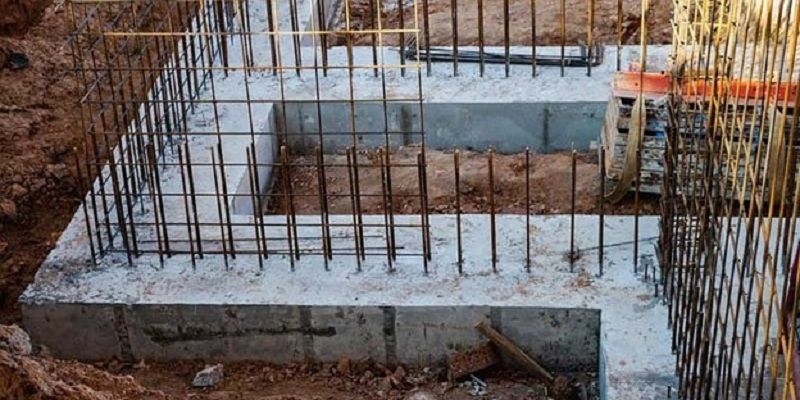 اجرای شناژ و میلگردگذاری ساختمان بنایی