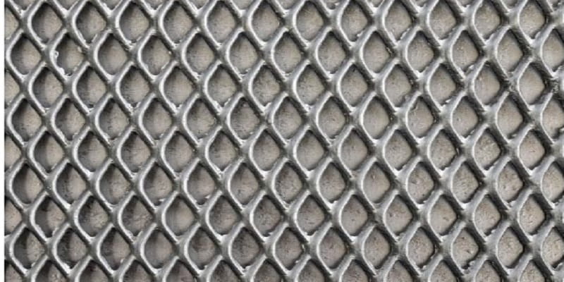 نمایی از توری فلزی درشت بافت